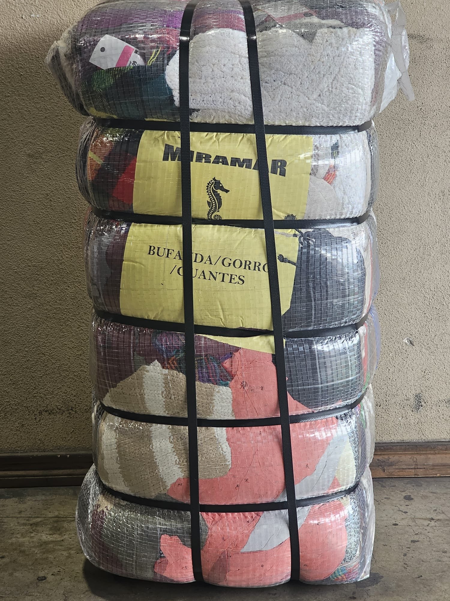 UF039 BUFANDA GORRO GUANTES MIRAMAR